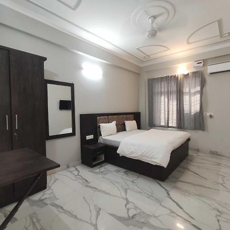 Oyo 92169 Apple Leaf Banquet & Hotel Aligarh Luaran gambar