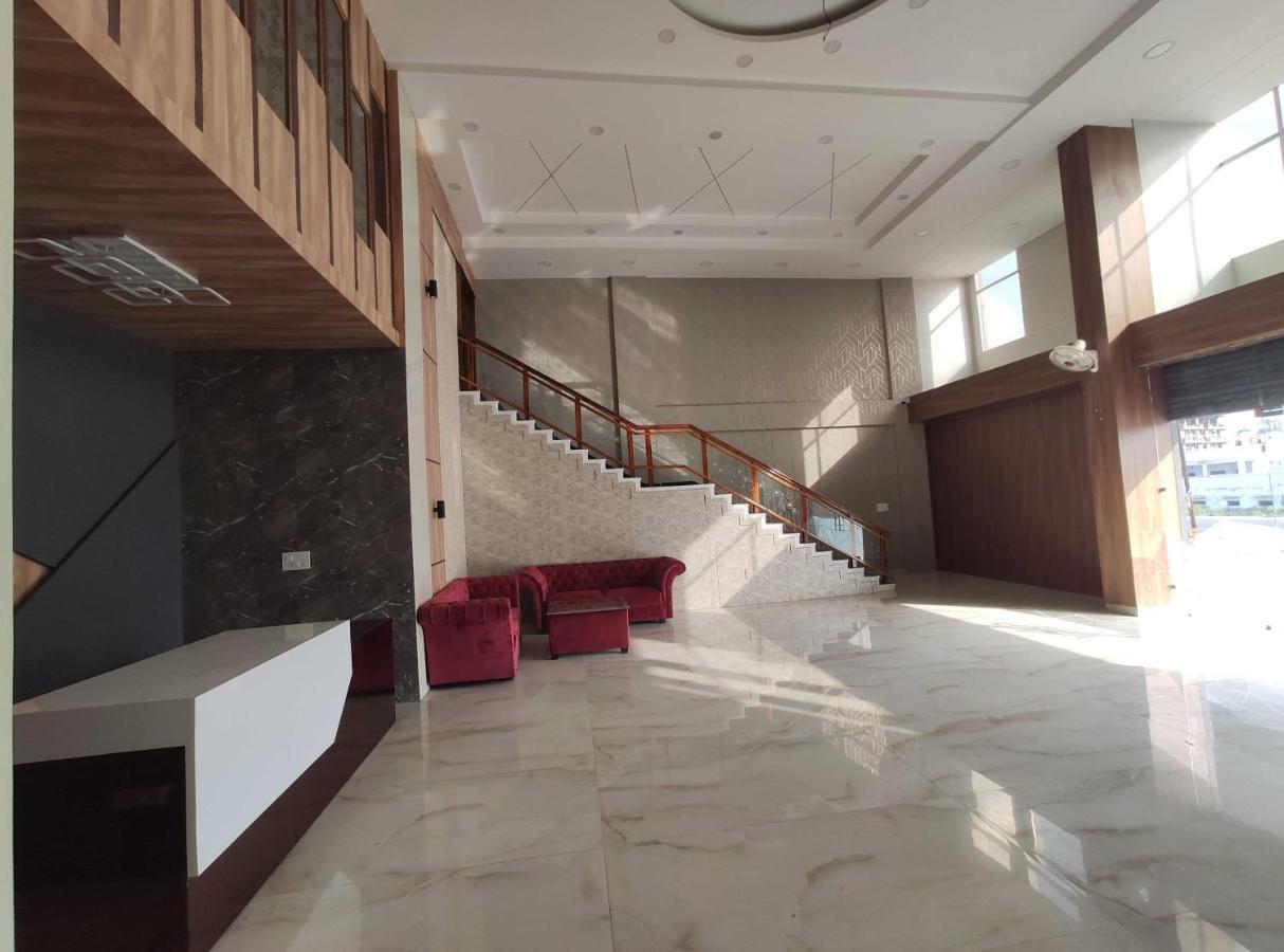 Oyo 92169 Apple Leaf Banquet & Hotel Aligarh Luaran gambar