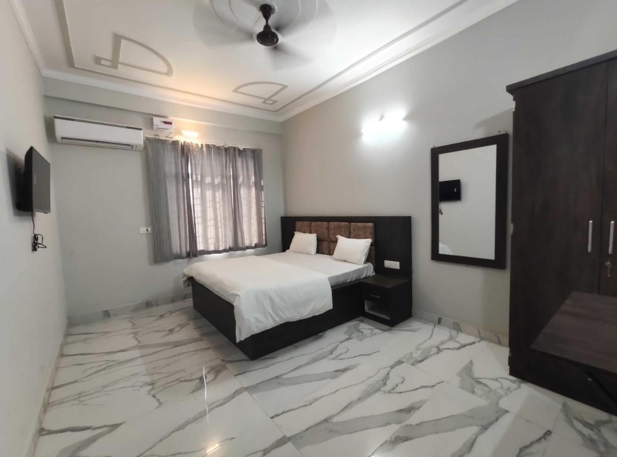 Oyo 92169 Apple Leaf Banquet & Hotel Aligarh Luaran gambar