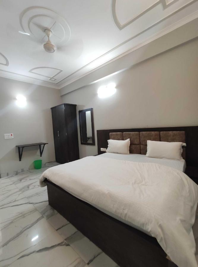 Oyo 92169 Apple Leaf Banquet & Hotel Aligarh Luaran gambar