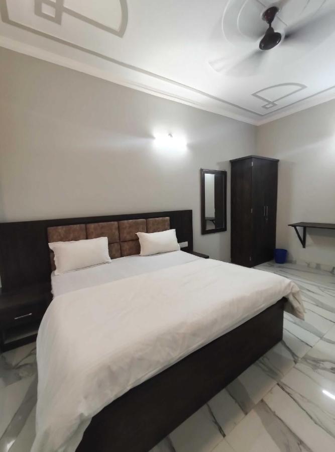 Oyo 92169 Apple Leaf Banquet & Hotel Aligarh Luaran gambar