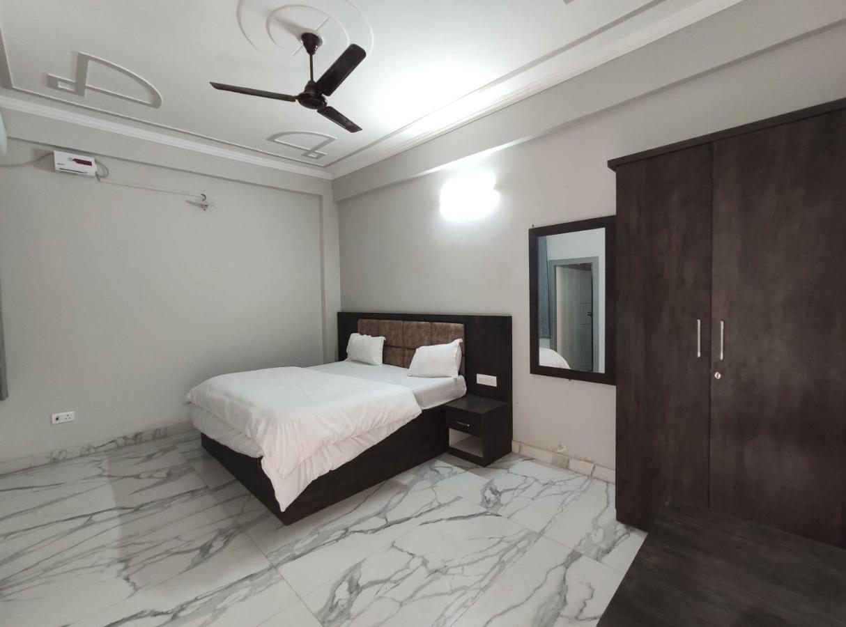 Oyo 92169 Apple Leaf Banquet & Hotel Aligarh Luaran gambar